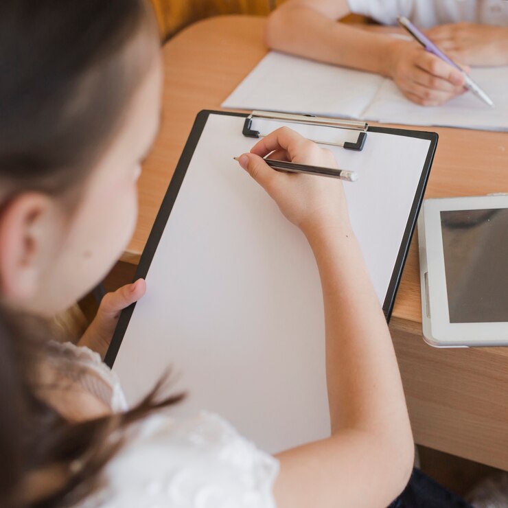 You are currently viewing A Step-by-Step Guide to Writing a PhD Thesis